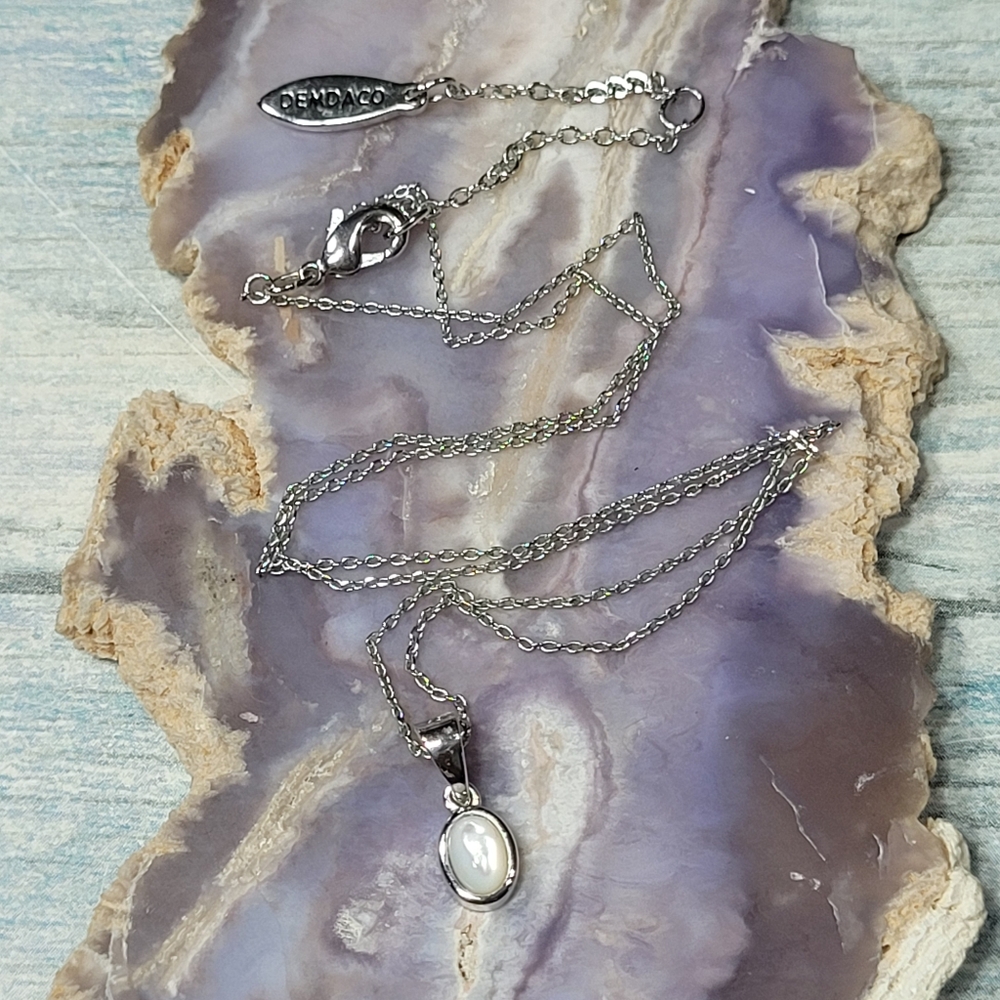 Demdaco Mother of Pearl Necklace.